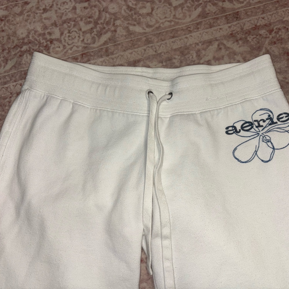 Aerie White Capri Joggers with Blue Flower Detail